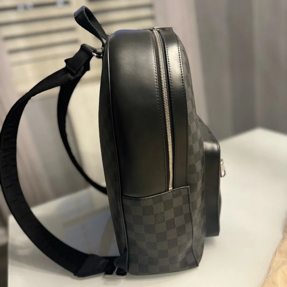 Josh Backpack Like New - Picture 4 of 12